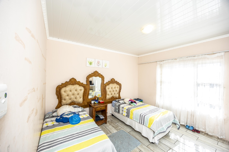 5 Bedroom Property for Sale in Summerpride Eastern Cape